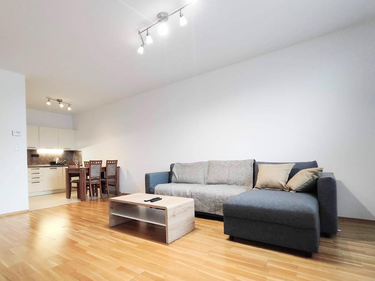 Mills - Free Parking - Balcony With View - Close To Nivy Mall Apartment Bratislava