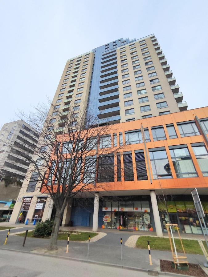 Mills - Free Parking - Balcony With View - Close To Nivy Mall Appartamento *