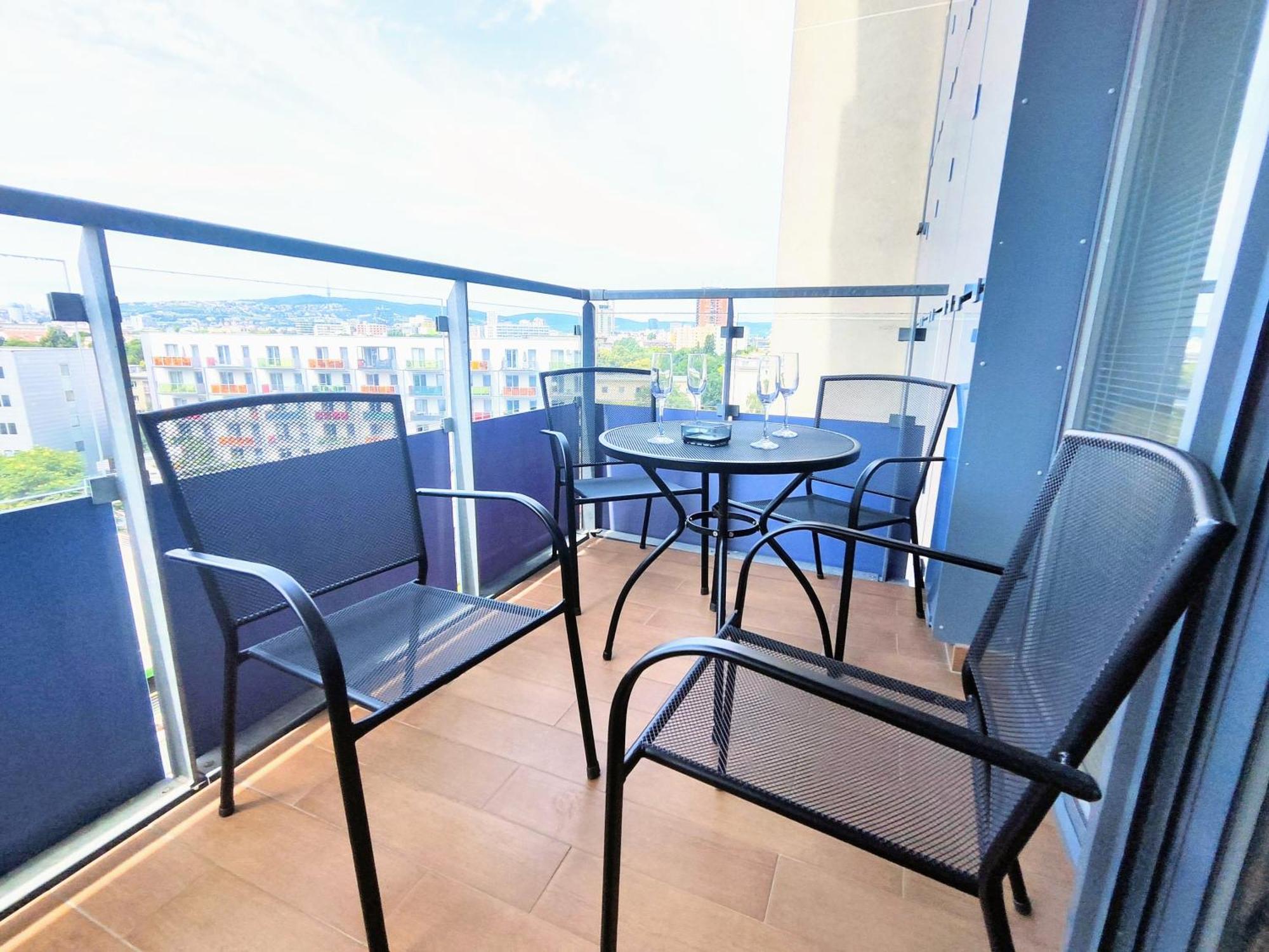 Mills - Free Parking - Balcony With View - Close To Nivy Mall * Bratislava